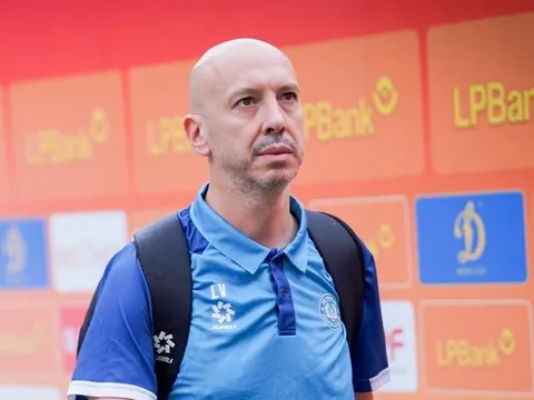 Trợ lý huấn luyện viên Luis Filipe Viegas bị xử phạt nghiêm khắc sau hành vi phản ứng trọng tài