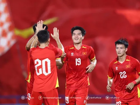 Đội tuyển U23 Việt Nam khởi đầu suôn sẻ