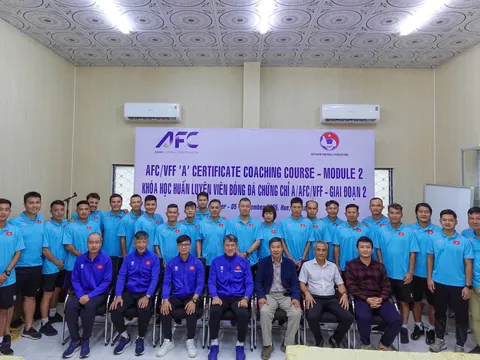 Khai mạc giai đoạn 2 khóa học huấn luyện viên chứng chỉ  A/AFC/VFF tại Huế