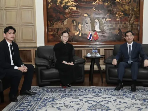 Chủ tịch FAT gặp Đại sứ Việt Nam tại Thái Lan xin lỗi vì sự cố hiển thị Quốc kỳ