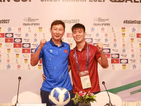 Huấn luyện viên Kim Sang-sik: “Đội tuyển Việt Nam quyết tâm thắng trận để khép lại năm 2025 trọn vẹn”