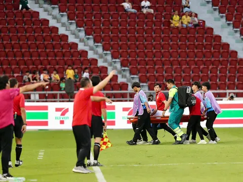 Đội trưởng U22 Lào gãy chân sau pha vào bóng thô bạo, đội nhà chính thức chia tay SEA Games 33
