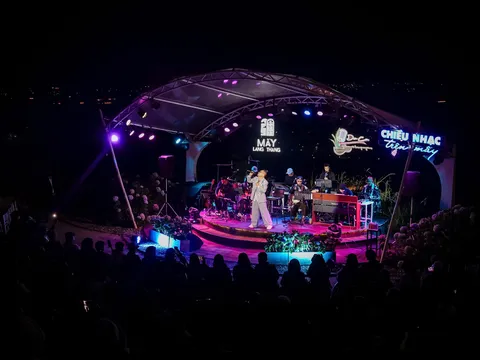 Jimmii Nguyễn “du ca” quyến rũ khán giả Đà Lạt đến phút cuối