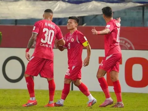 Câu lạc bộ Công an Hà Nội quyết tâm lật ngược thế cờ, huấn luyện viên Polking khen Quang Hải là “hình mẫu kiểu Messi Thái”