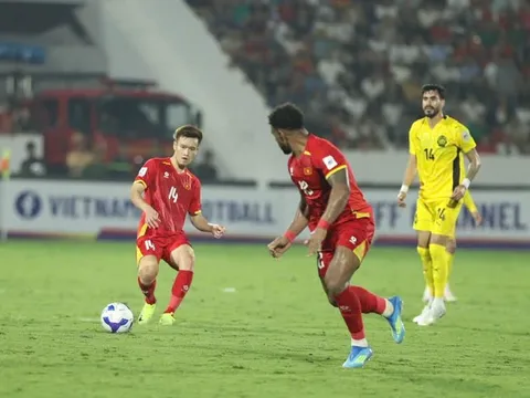 Hoàng Đức dính chấn thương đầu gối sau trận thắng Malaysia