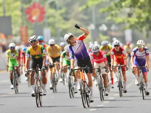 Patrick Patterson bùng nổ chiến thắng lần thứ 4 trên đất Tây đô