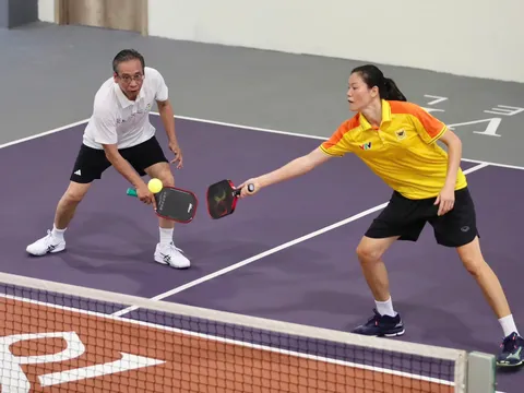 Cựu sao bóng chuyền tranh tài sôi nổi tại Giải Pickleball Bình Điền Open 2026