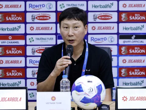 Huấn luyện viên Kim Sang-sik: “Các cầu thủ nhập tịch đã làm tốt, đội tuyển Việt Nam không phụ thuộc vào cá nhân nào”