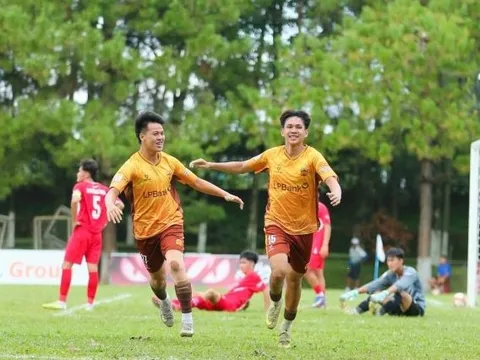 Vòng chung kết Giải Bóng đá vô địch U17 quốc gia 2026: Thể Công Viettel I, PVF và Hà Nội dắt tay nhau vào tứ kết