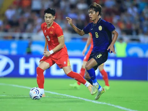 ASEAN Cup 2026: Đình Bắc lập cú đúp, đội tuyển Việt Nam hạ Campuchia để chiếm ngôi đầu bảng A