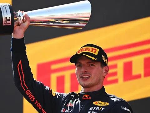 Verstappen vô địch chặng đua Công thức 1 tại Tây Ban Nha