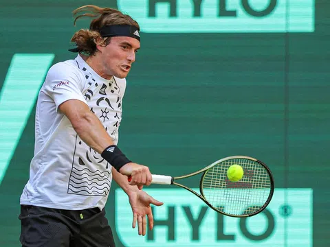 Tsitsipas chật vật tiến vào vòng 2 giải Halle Open