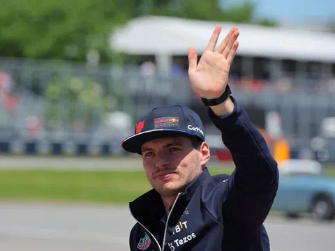 Verstappen cầm chân Sainz để giành chiến thắng ở Canada