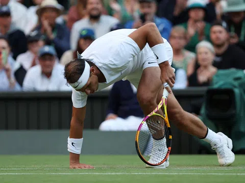 Cơn đau bụng cản trở Nadal tại tứ kết Wimbledon