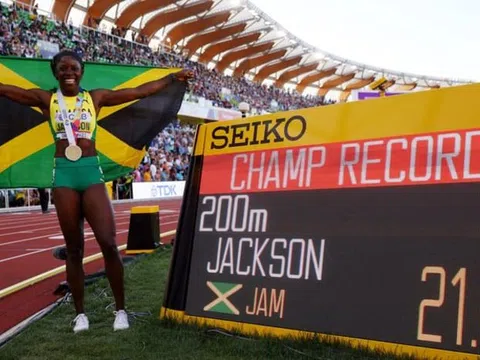 Shericka Jackson phá kỷ lục giải vô địch thế giới nội dung chạy 200m nữ