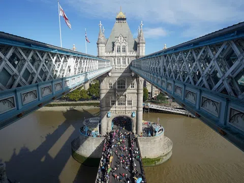 Những hình ảnh dễ thương tại cuộc thi chạy London Marathon 2022