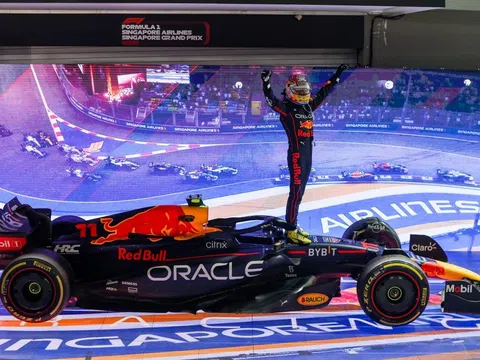 Sergio Perez đăng quang tại chặng đua Singapore Grand Prix