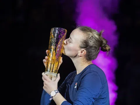 Lợi thế chủ nhà giúp Krejcikova vô địch Agel Open