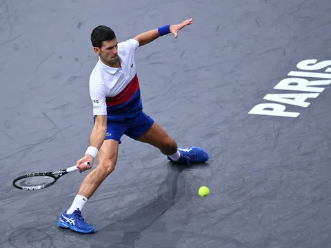 Djokovic khởi đầu thuận lợi tại Paris Masters