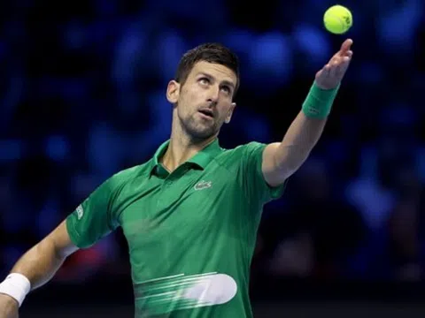 Giải Quần vợt ATP Finals: Djokovic thắng, Medvedev thua lượt trận đầu
