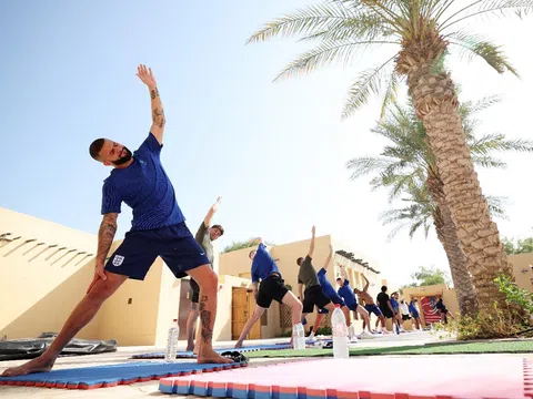Đội tuyển Anh tập nhẹ để làm quen với cái nóng ở Qatar