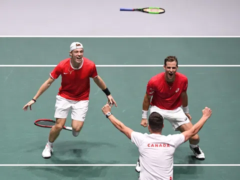 Sức mạnh tập thể đưa Canada và Italy giành vé bán kết Davis Cup