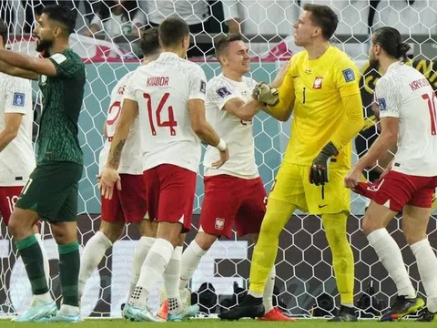 Szczesny: Từ gãy 2 tay đến thủ môn xuất sắc