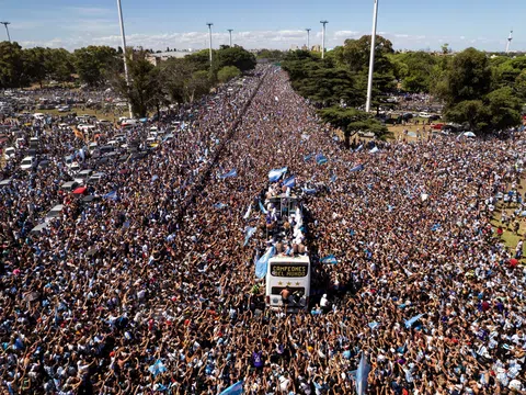 Lễ hội chào đón đội tuyển Argentina: Khi bữa tiệc vui trở thành thảm họa