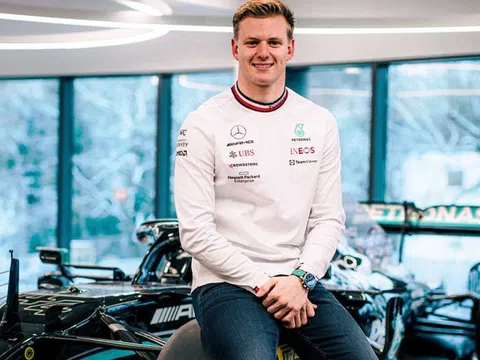 Mick Schumacher gia nhập Mercedes