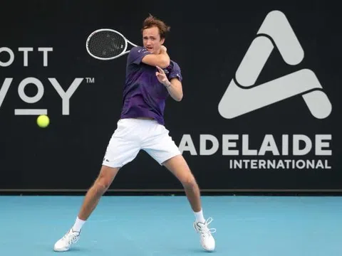 Medvedev vào bán kết Adelaide International