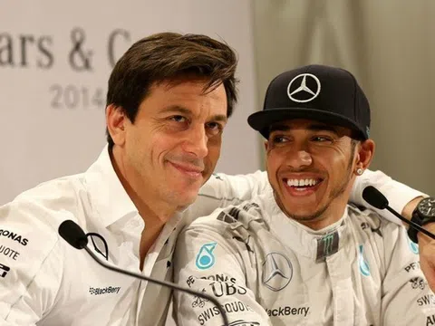 Hamilton đàm phán gia hạn hợp đồng với Mercedes