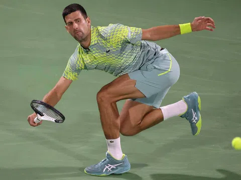 Djokovic thắng vất vả trận mở màn ở Dubai Tennis Championships