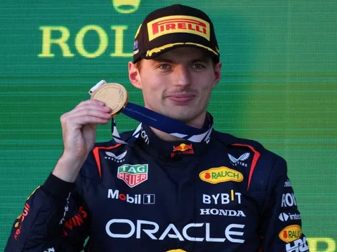Công thức 1: Đánh bại Hamilton, Verstappen vô địch chặng đua Australia Grand Prix