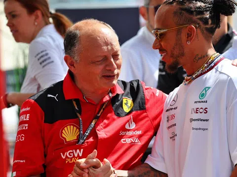 Ferrari lôi kéo Hamilton bằng thỏa thuận trị giá 40 triệu bảng