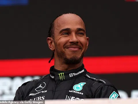 Mercedes từ chối Lewis Hamilton
