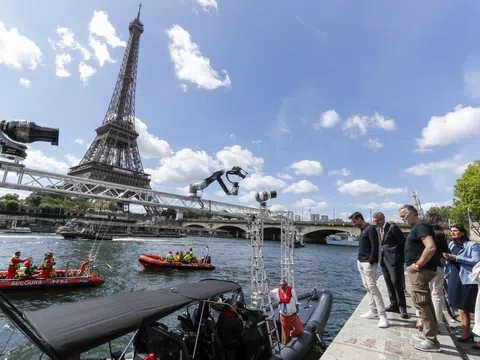 Diễn tập Khai mạc Thế vận hội Paris 2024 trên sông Seine