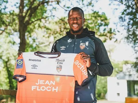 Được xử trắng án hiếp dâm, Mendy lập tức khoe hợp đồng mới với FC Lorient