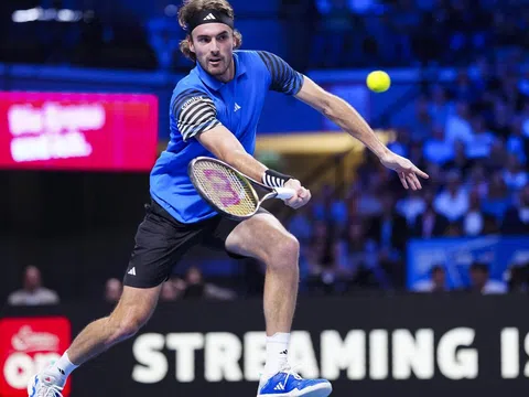 Tsitsipas thắng vất vả trước Thiem ở trận mở màn Erste Bank Open