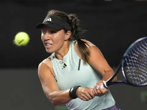 Pegula thắng cả 3 trận vòng bảng WTA Finals