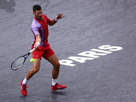 Djokovic biến Rune thành cựu vô địch Paris Masters