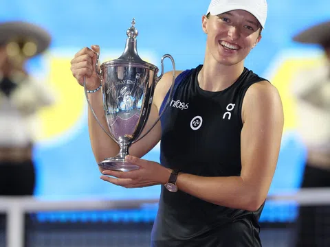 Swiatek được vinh danh Tay vợt xuất sắc nhất năm của WTA