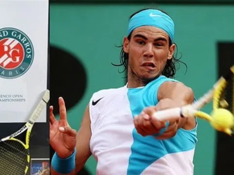 Cây vợt vô địch Pháp mở rộng 2007 của Nadal được bán với giá 118 nghìn USD 