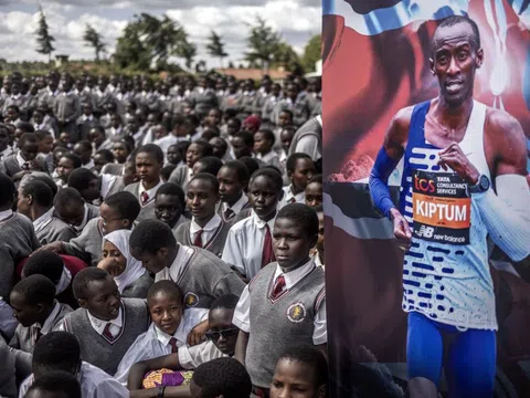 Kenya vinh danh huyền thoại marathon Kelvin Kiptum