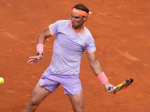 Nadal ngược dòng thắng vòng 1 tại Italia Open