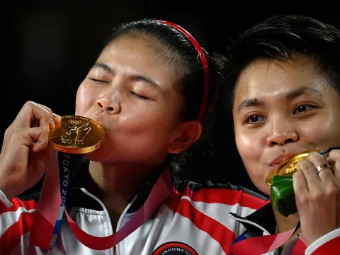 Cặp đôi Indonesia giành huy chương vàng Tokyo 2020 nhờ lén theo dõi cặp đối thủ Trung Quốc