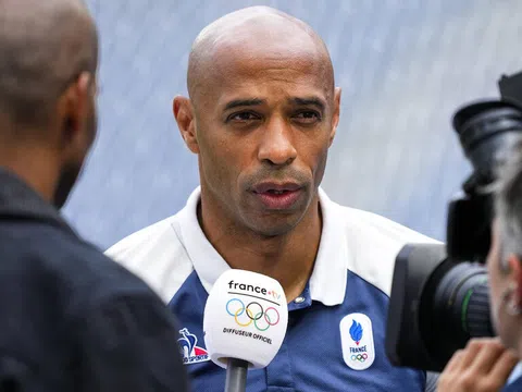 Thierry Henry từ chức