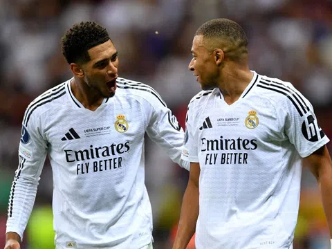 Real Madrid trấn an nội bộ bằng cách tăng lương Bellingham bằng Mbappe