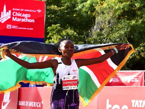 Chepngetich của Kenya phá kỷ lục thế giới nữ tại Chicago Marathon