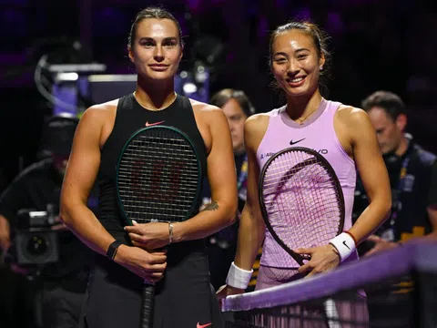 Sabalenka vượt qua Zheng, Swiatek đánh bại Krejcikova tại WTA Finals