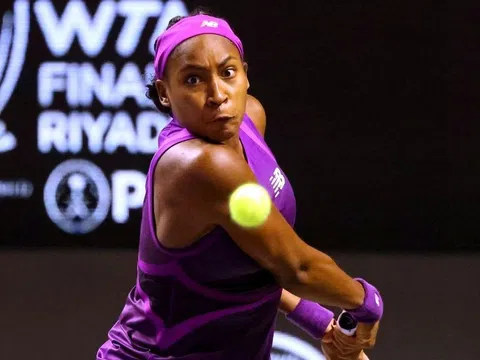 Đánh bại Swiatek, Gauff tiến vào Bán kết WTA Finals